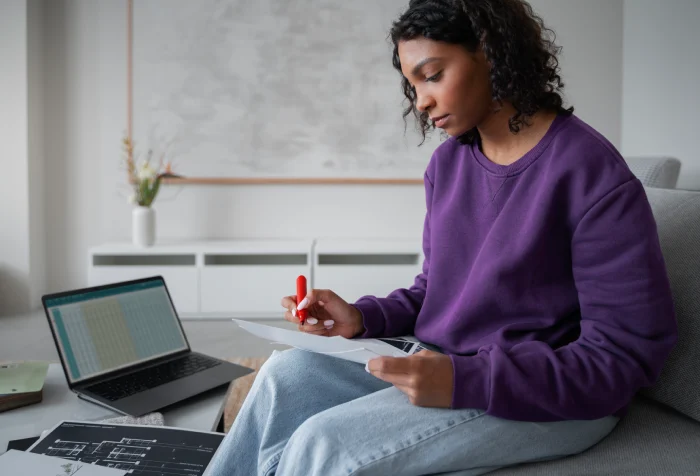 Gamification elements like badges and leaderboards in R-LMS